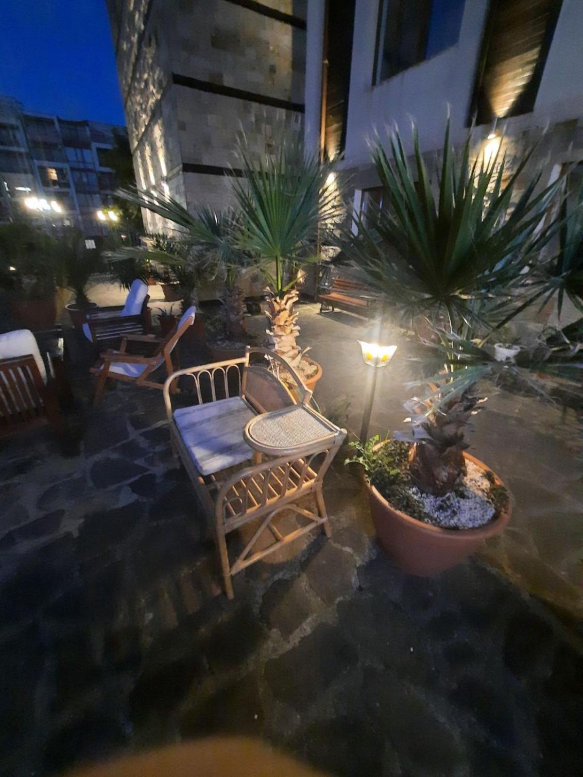 Апатаменти За Гости Sunshine И Glory Apartment Sveti Vlas Exterior photo